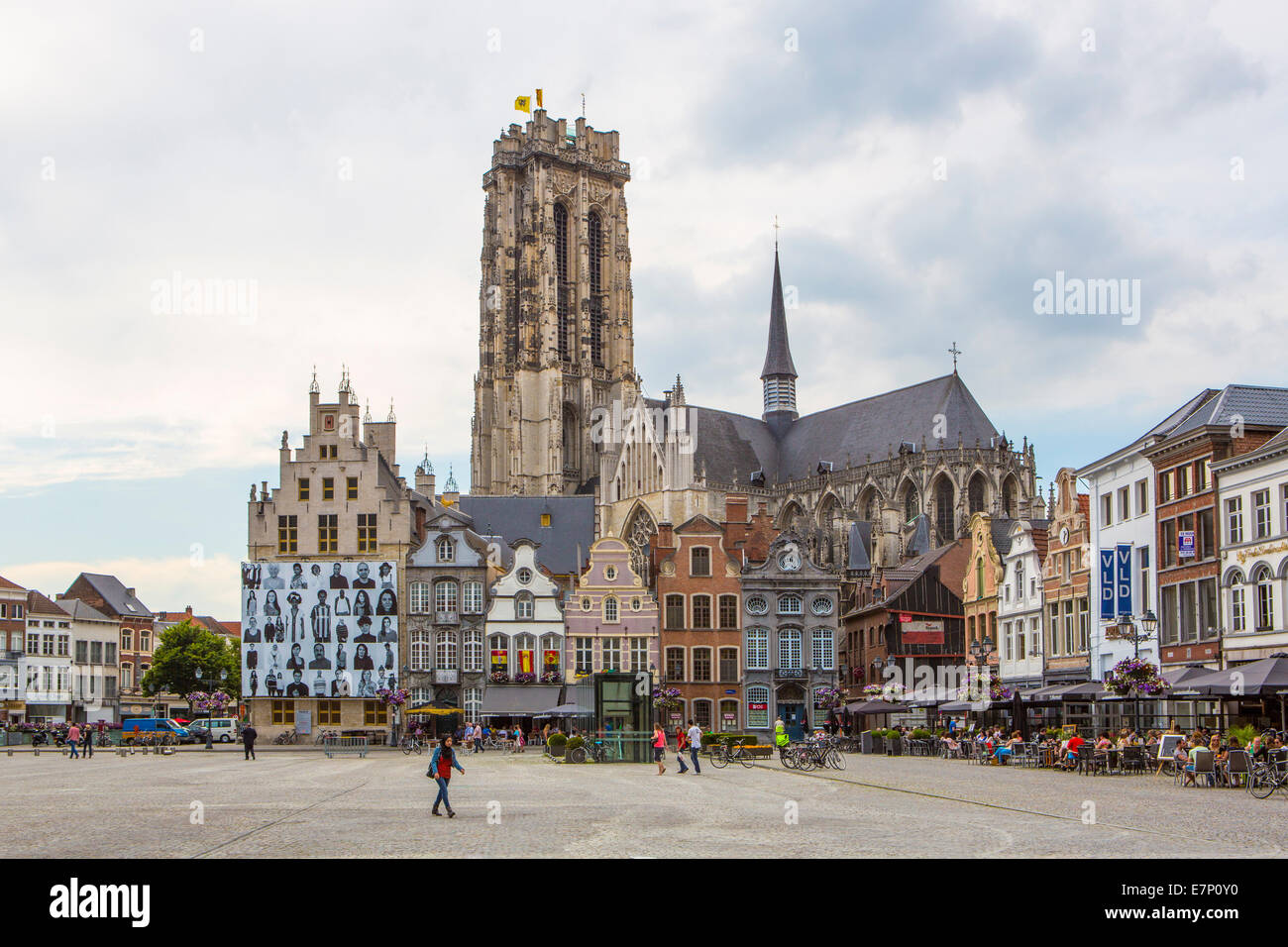 Belgien, Europa, Gebäude, Architektur, Kathedrale, Stadt, Mechelen, bürgerlichen, Innenstadt, Markt, quadratisch, Tourismus, Reisen Stockfoto