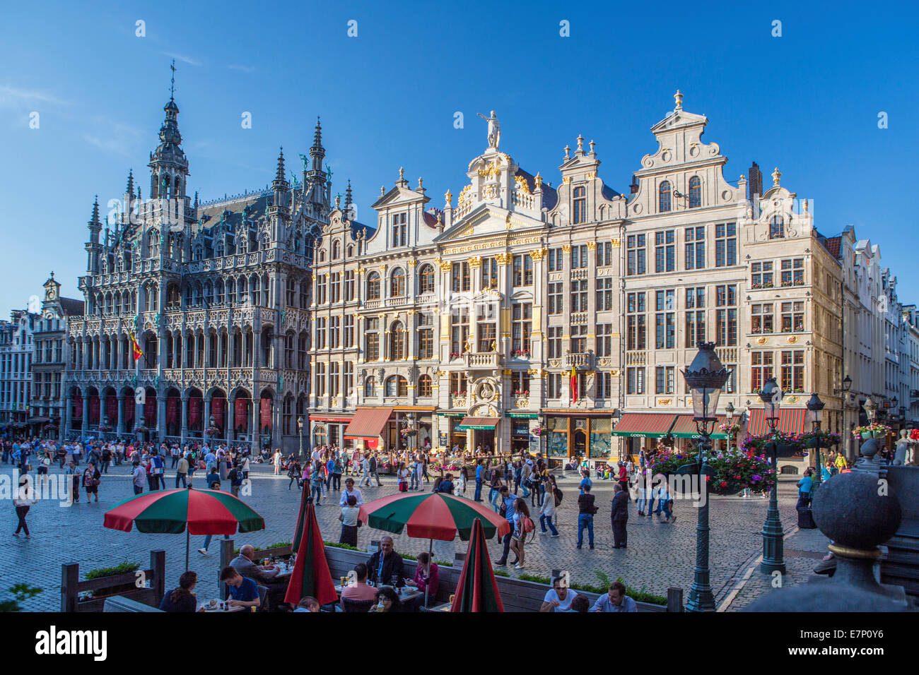 Belgien, Europa, Brüssel, Grand-Place, Weltkulturerbe, Café, Architektur, Stadt, berühmt, Geschichte, Skyline, quadratisch, touristische, t Stockfoto