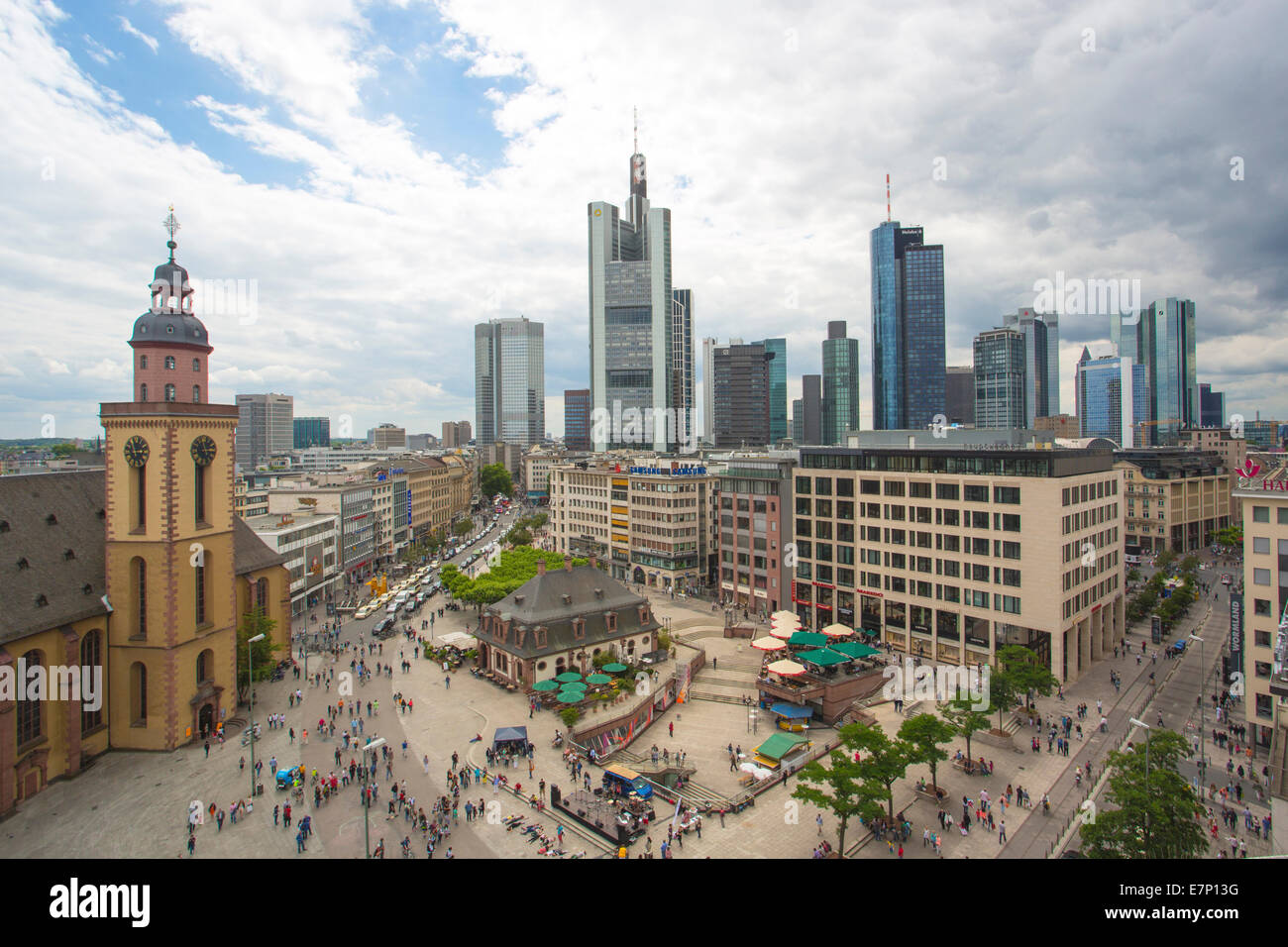 Frankfurt am Main, Deutschland, Europa, Katherine, Architektur, Kirche, Stadt, Innenstadt, Panorama, Skyline, Terrasse, Tourismus, Reisen Stockfoto