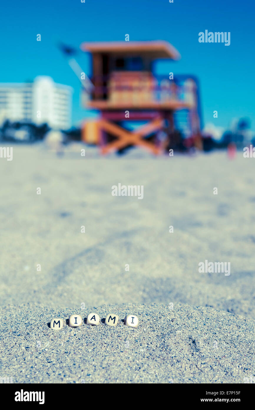 Maimi Southbeach, Rettungsschwimmer Haus mit Buchstaben auf den Sand, Florida, USA Stockfoto