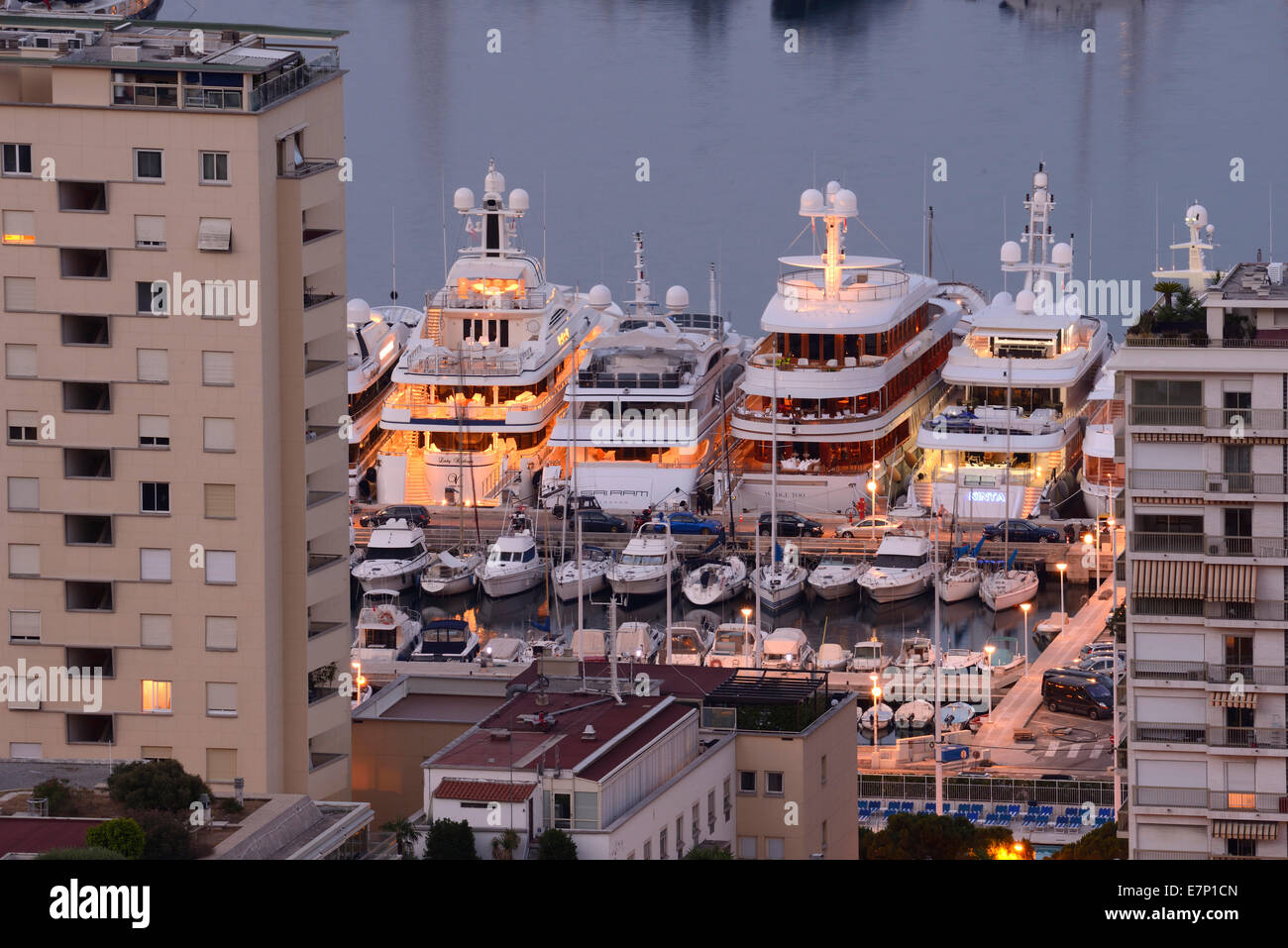 Europa, Frankreich, Monaco, Monte Carlo, Französisch, Riviera, Marina, Yachten, Luxus, mediterran, Küste, Boote, Stadt, Nacht Stockfoto