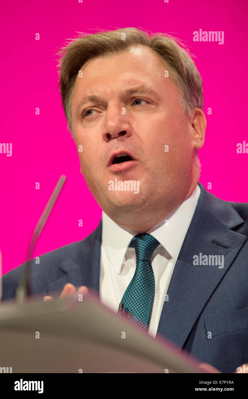 Manchester, UK. 22. September 2014.  Ed Balls, Schatten Kanzler des Finanzministeriums, befasst sich das Auditorium am zweiten Tag von der Labour Party Jahreskonferenz statt auf Manchester Central Convention Complex Credit: Russell Hart/Alamy Live News. Stockfoto