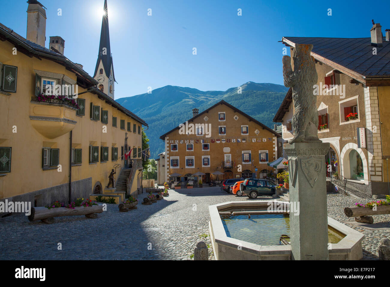 Engadin, Engadin, Zuoz, GR, Kanton Graubünden, Graubünden, Oberengadin, Sommer, Dorf, Gebäude, Bau, Schweiz, Stockfoto