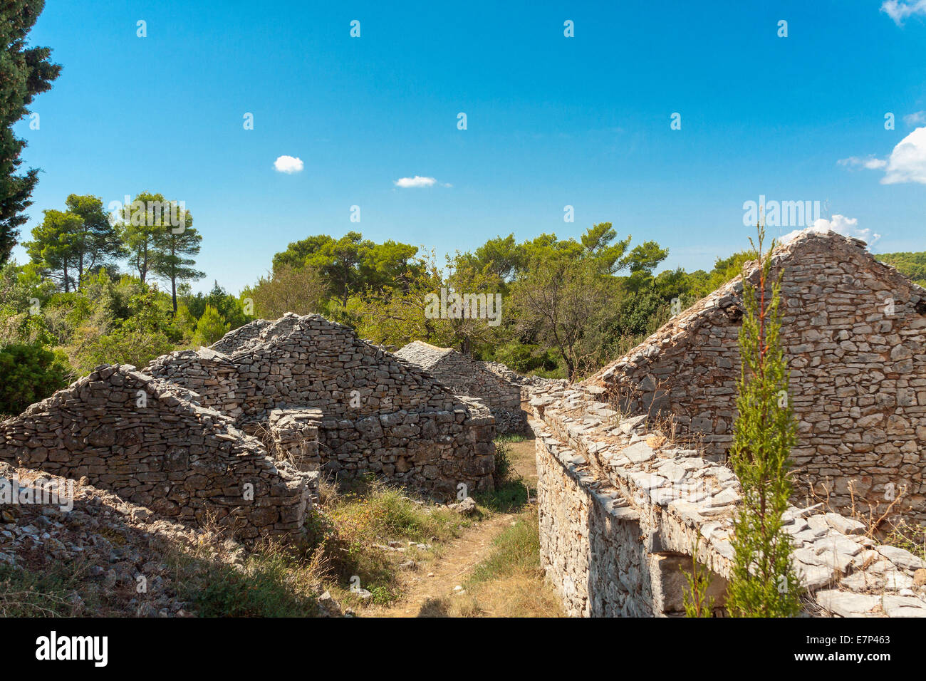 Steinhäuser in Humac Wüstung, Insel Hvar, Kroatien Stockfoto
