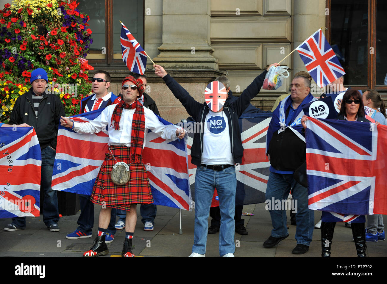 Protest von Gewerkschaftern/Loyalisten führt bei Pro-Unabhängigkeit Rallye vor der schottischen Unabhängigkeitsreferendum stehen ab Stockfoto