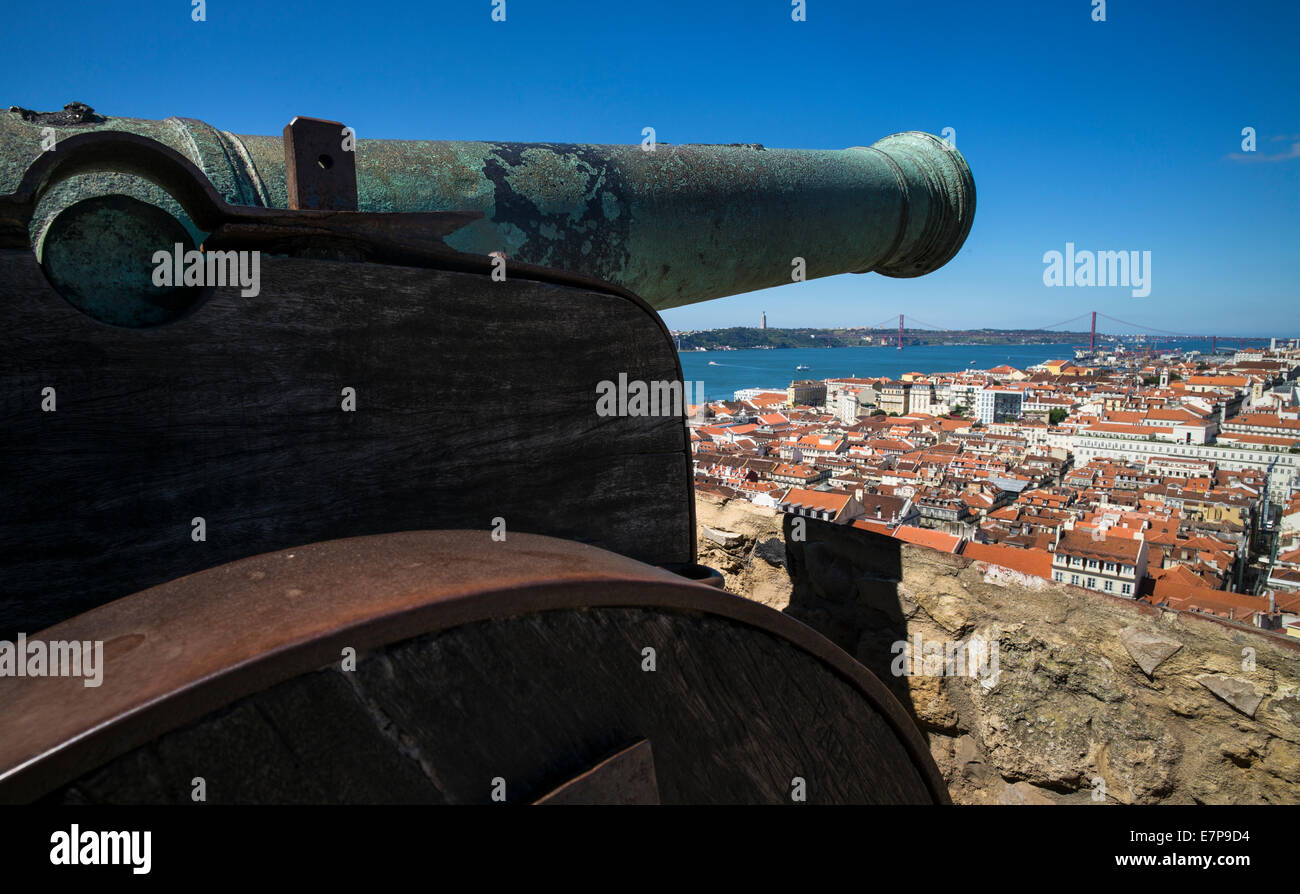 Portugal, Lissabon, Kanone auf Castelo de Sao Jorge Stockfoto