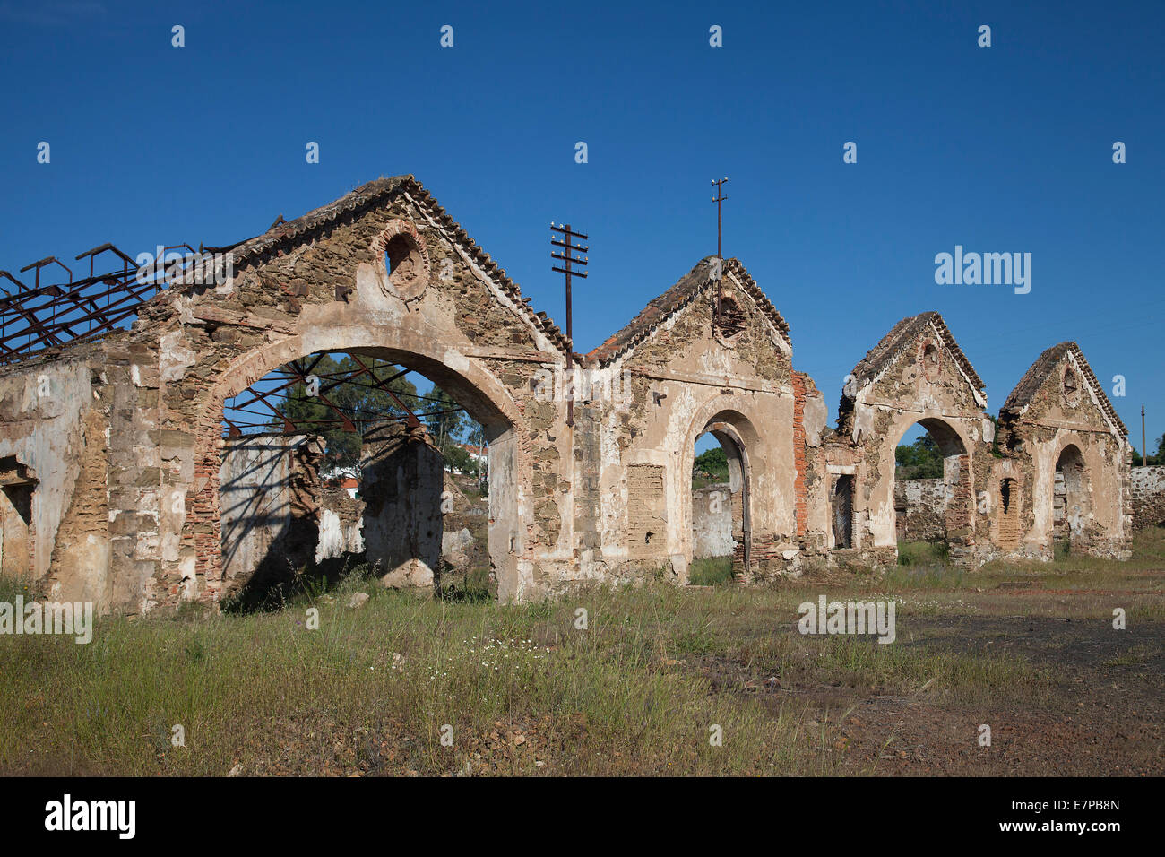 Verlassene Gebäude der Mina de São Domingos / San Domingo Kupfermine in der Nähe von Mértola, Beja District, Alentejo, Portugal Stockfoto