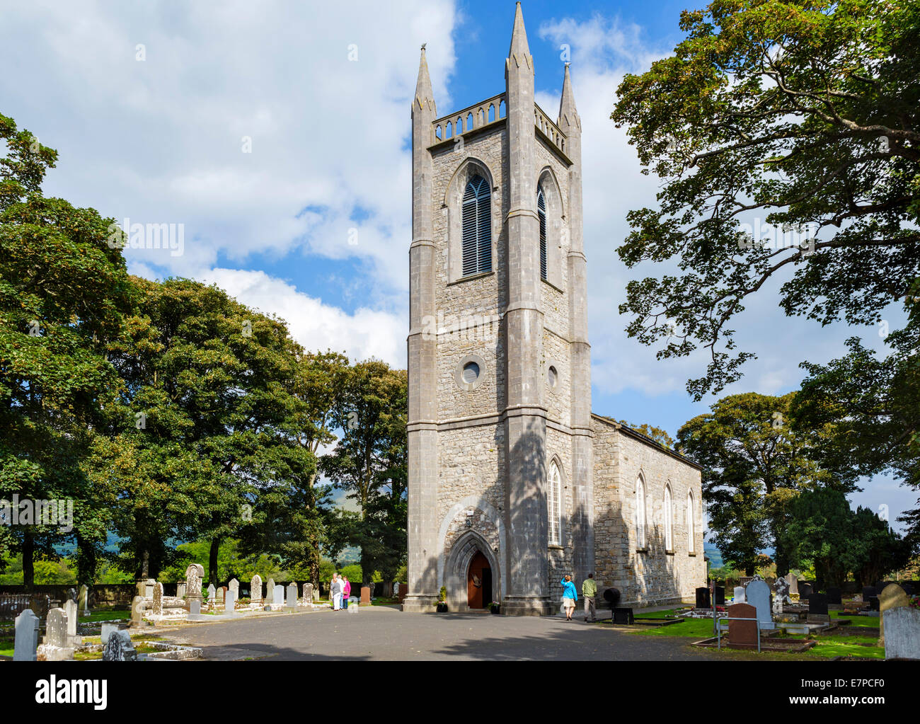 Kirche St. Columba, Gegend, County Sligo, Irland - der Dichter, die auf dem Friedhof hier W B Yeats begraben liegt Stockfoto