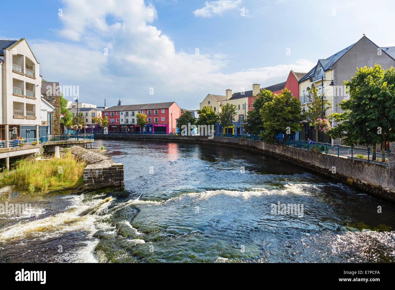 Der Garvoge-Fluss von Hyde-Brücke in der Stadtzentrum, Sligo Town, County Sligo, Irland Stockfoto