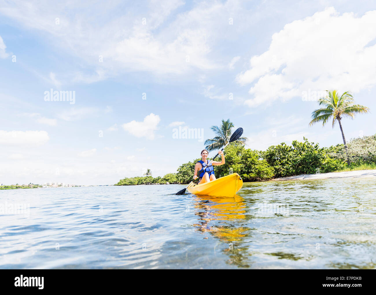 USA, Florida, Jupiter, Frau Kajak Stockfoto