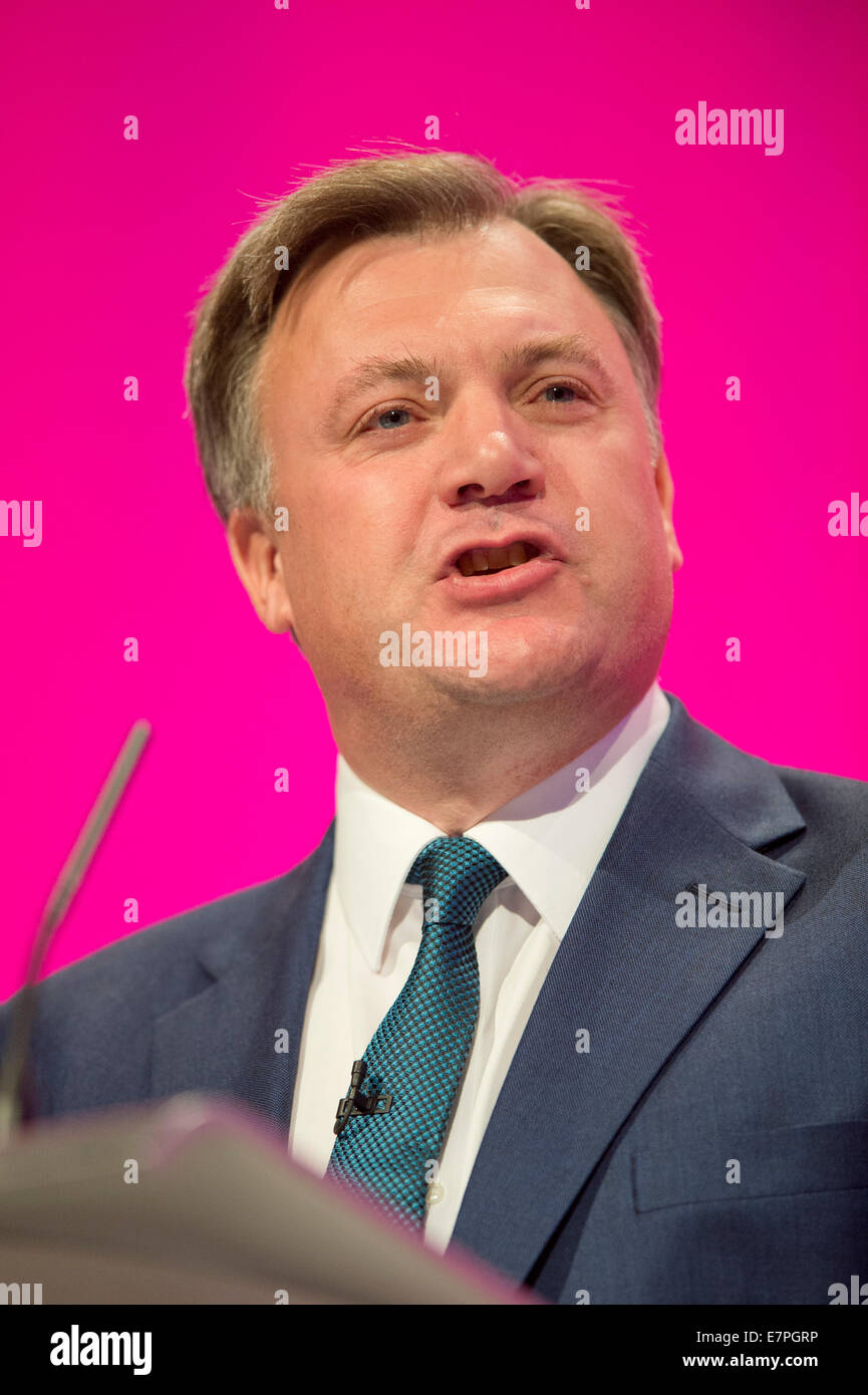 Manchester, UK. 22. September 2014. Ed Balls, Schatten Kanzler des Finanzministeriums, befasst sich das Auditorium am zweiten Tag von der Labour Party Jahreskonferenz statt auf Manchester Central Convention Complex Credit: Russell Hart/Alamy Live News. Stockfoto