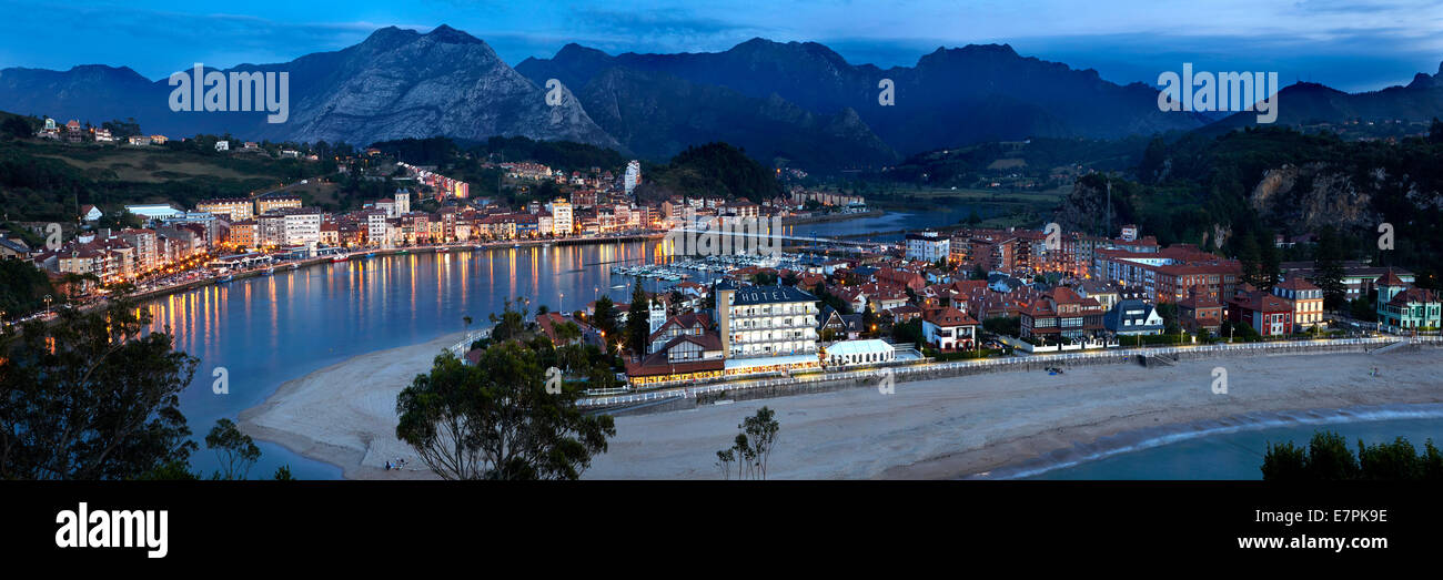 Abenddämmerung in Ribadesella, Asturien, Nordspanien Stockfoto