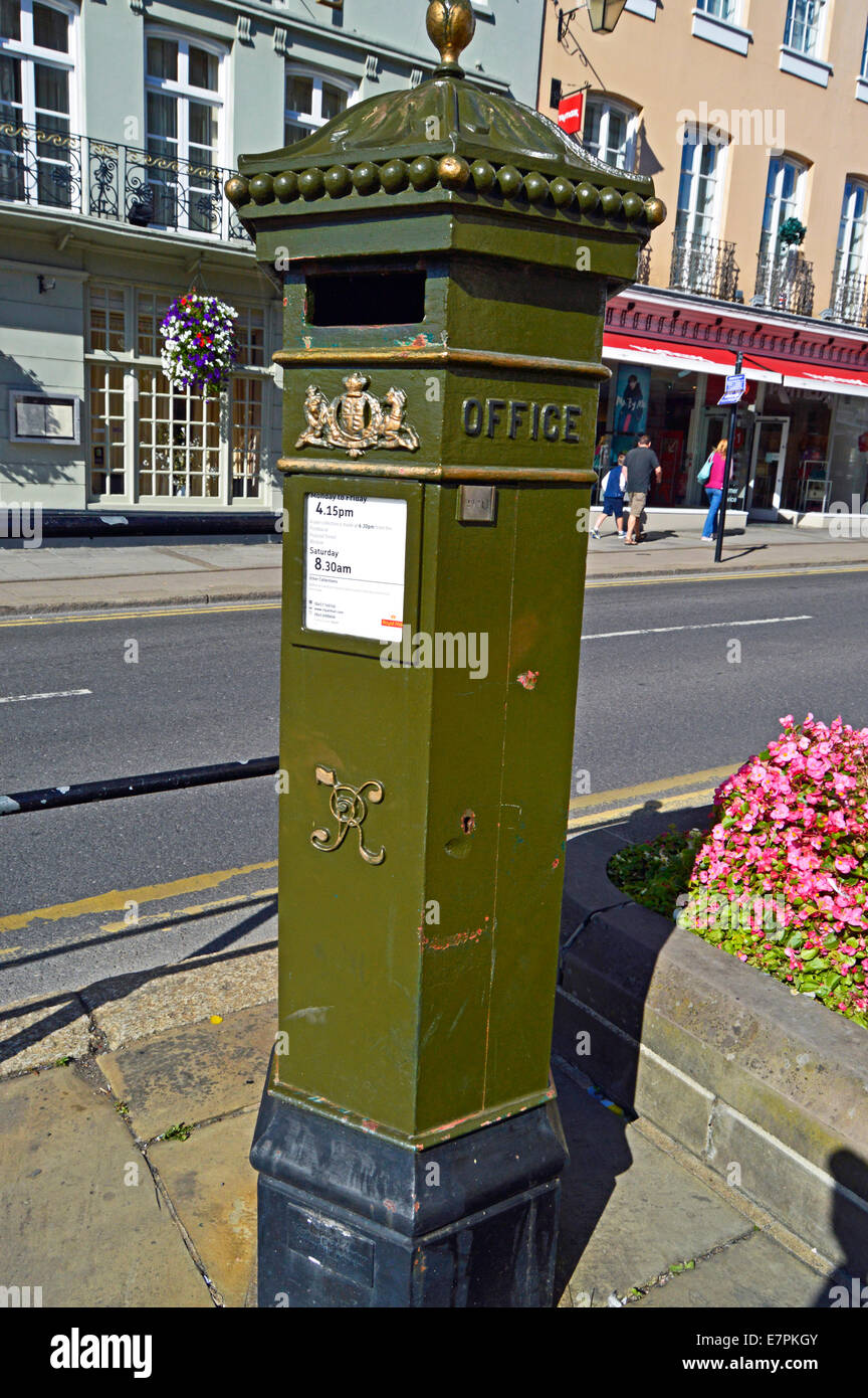 Briefkasten, Windsor, Royal Borough of Windsor und Maidenhead, Berkshire, England, Vereinigtes Königreich Stockfoto