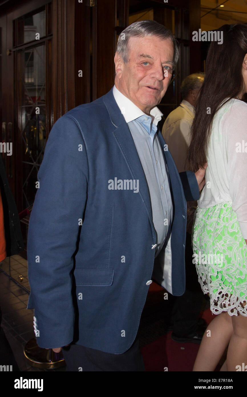 London, UK. 22. September 2014. DJ und Moderator Tony Blackburn. Promis kommen für die Presse-Nacht von Andrew Lloyd Webber und Tim Rice Musical "Evita" im Dominion Theatre, London, UK. Bildnachweis: Nick Savage/Alamy Live-Nachrichten Stockfoto