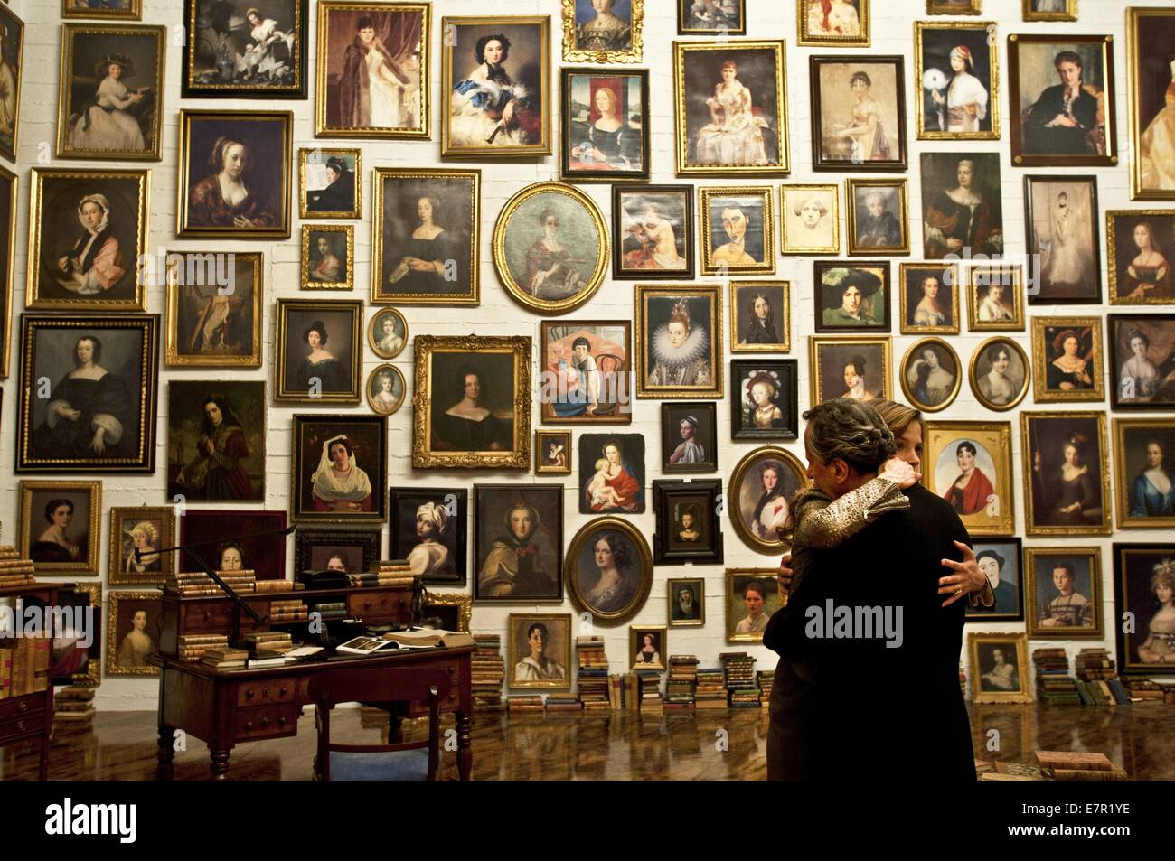 Das beste Angebot La Migliore Offerta Jahr: 2013 Italien Regie: Giuseppe Tornatore Geoffrey Rush, Sylvia Hoeks Stockfoto