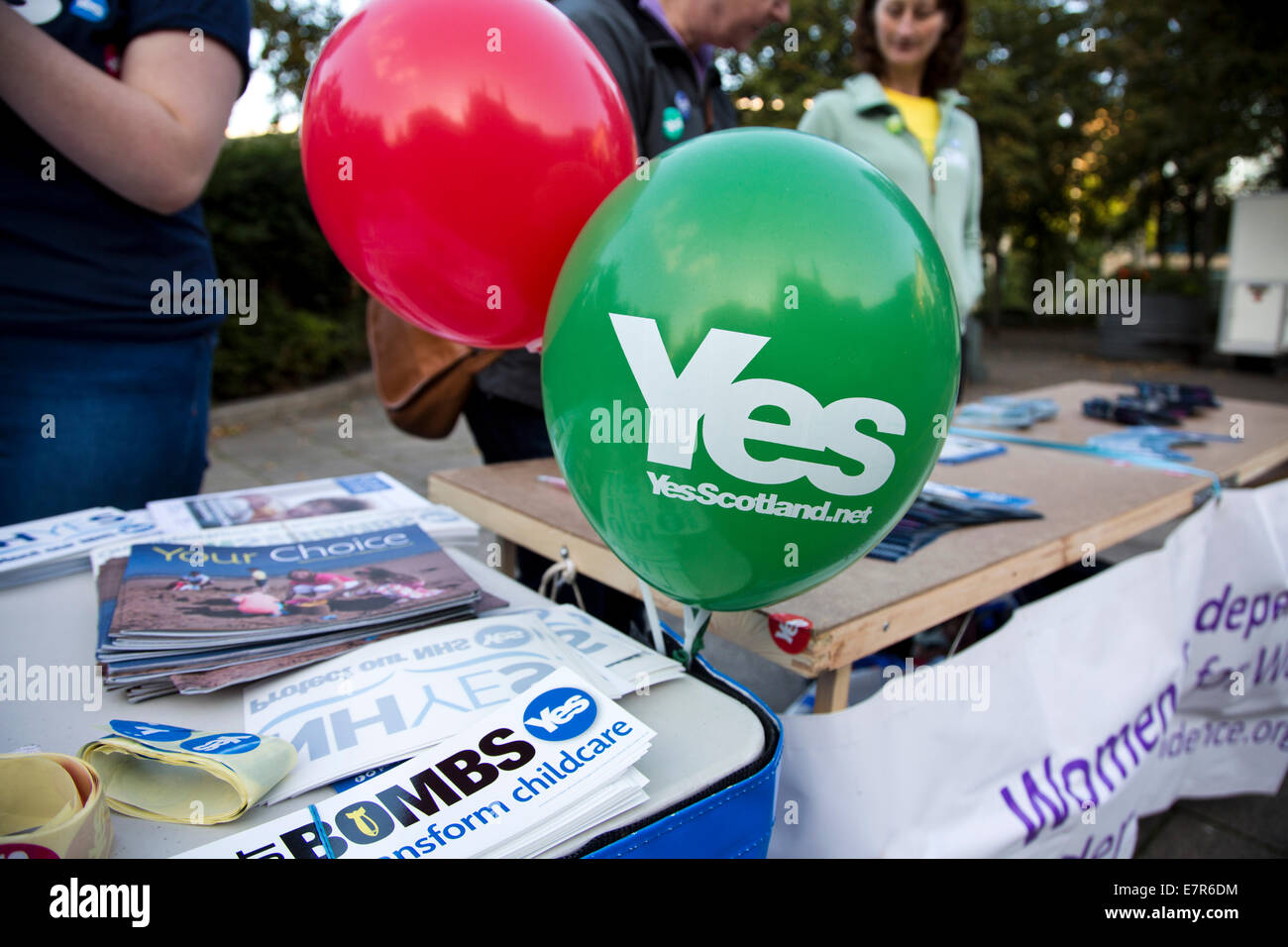 Ein Stall, geführt von pro-schottische Unabhängigkeit Unterstützer bei Leith Street, Edinburgh. Stockfoto