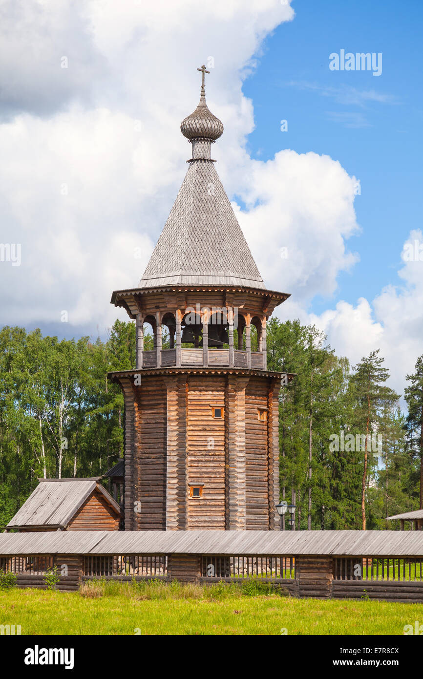 Hölzerne Kirche der Fürbitte. Nevsky Waldpark. St.-Petersburg, Russland Stockfoto