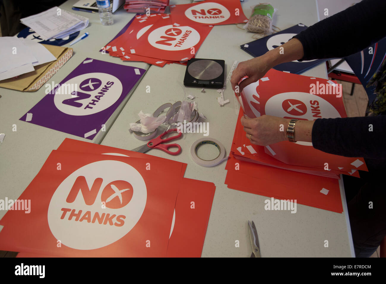 Freiwillige Arbeit im Anti-schottische Unabhängigkeit Better Together Büro in der Union Street in Aberdeen, Öl des Landes und Stockfoto