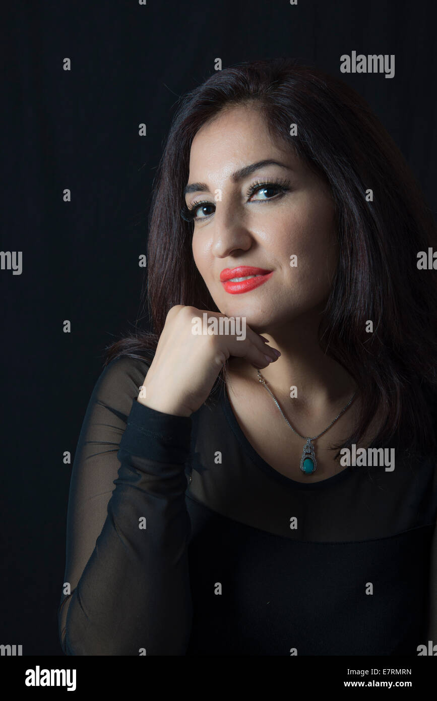 Porträt einer schönen Frau in ihren 30ern Stockfoto