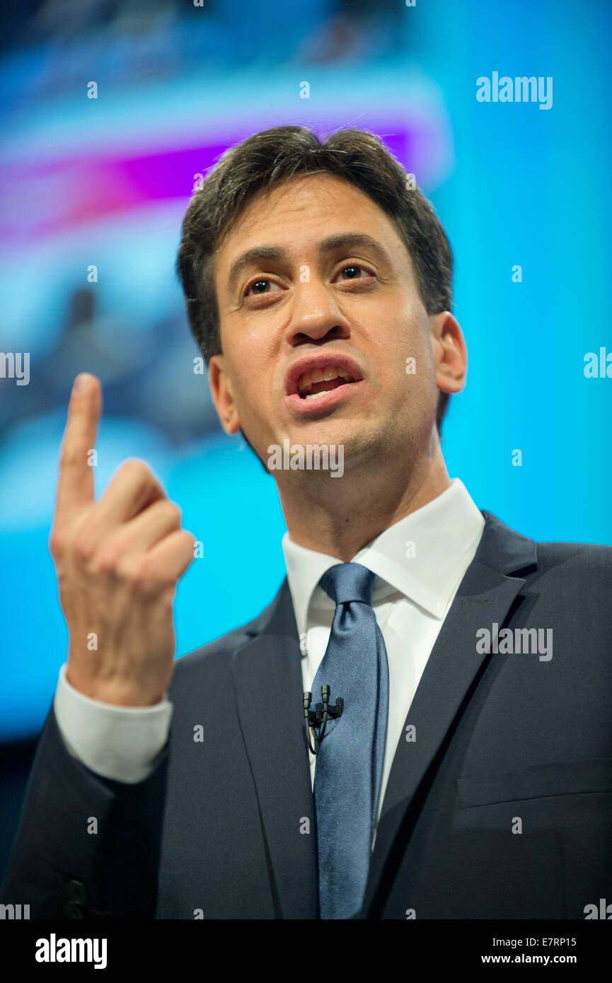 MANCHESTER, VEREINIGTES KÖNIGREICH. 23. September 2014. Labour Leader Ed Miliband hält seine Rede am Tag drei der Labour Party Jahreskonferenz statt auf Manchester Central Convention Complex Credit: Russell Hart/Alamy Live News. Stockfoto