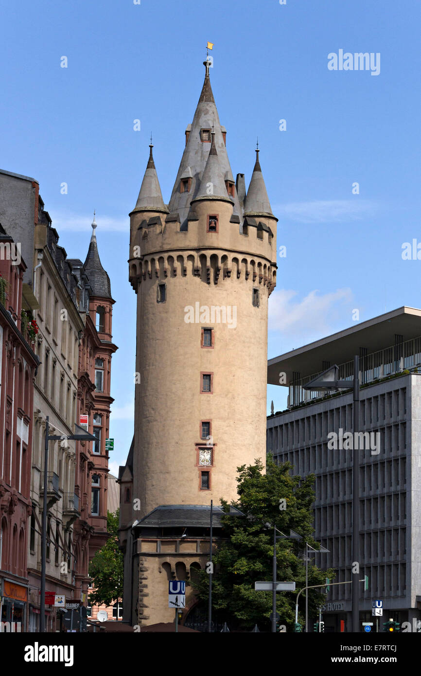 Eschenheimer Turm, erbaut im Jahre 1428 als Tor der Festung Frankfurt, Frankfurt Am Main, Hessen, Deutschland, Europa. 19. August 2014 Stockfoto