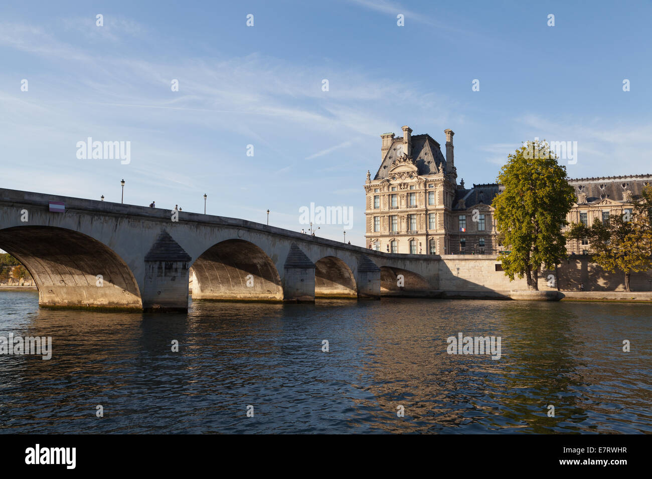 Pont Royal und Pavillon de Flore, Paris, Frankreich. Stockfoto