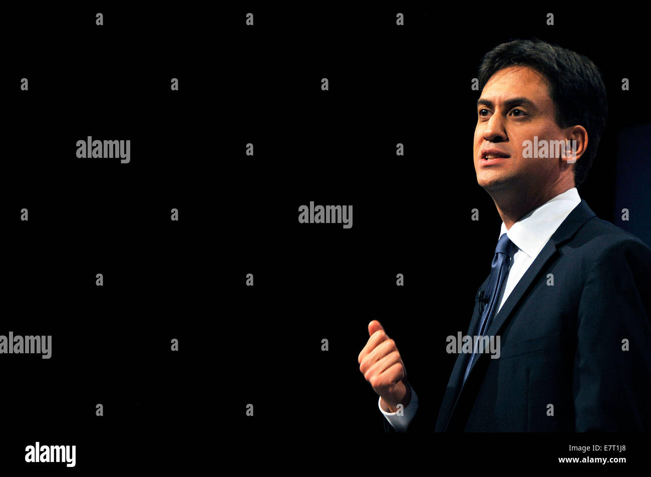 Manchester, UK. 23. Sep, 2014. Ed Miliband Labour Party Leader hält seine Rede an die Arbeitskonferenz in Manchester Dienstag, 23. September 2014 Credit: Della Batchelor/Alamy Live News Stockfoto