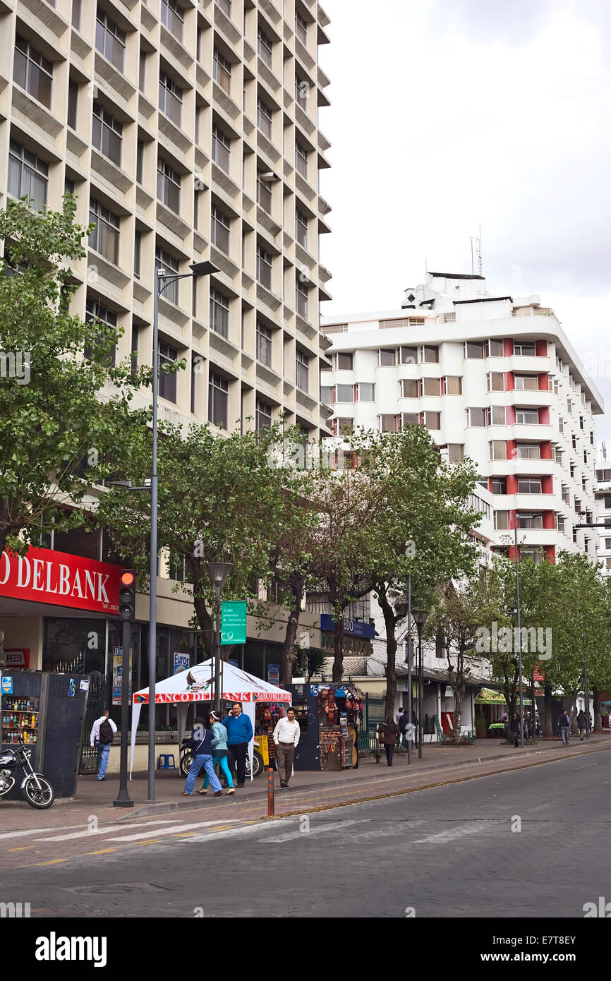 Amazonas Avenue in den touristischen Bezirk La Mariscal in Quito, Ecuador Stockfoto