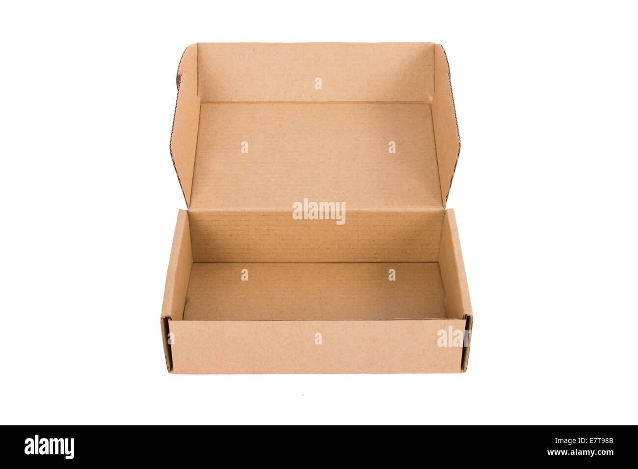 Offenes, leeres Feld, Vorderansicht, isoliert auf weißem Hintergrund. Stockfoto