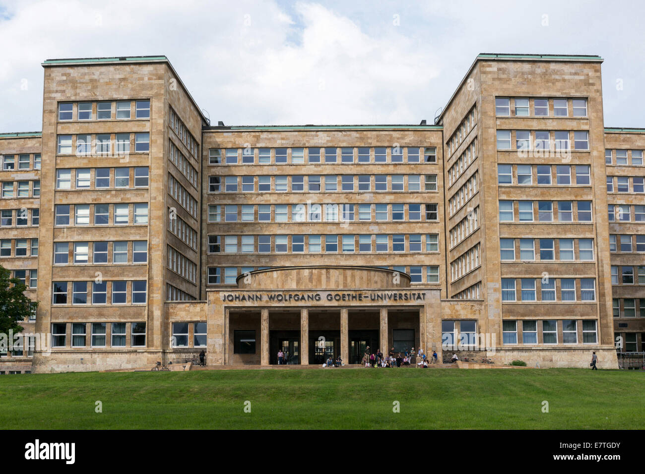 Deutschland: Vor dem IG Farben Gebäude (Goethe-Universität), Frankfurt. Foto vom 20. September 2014. Stockfoto