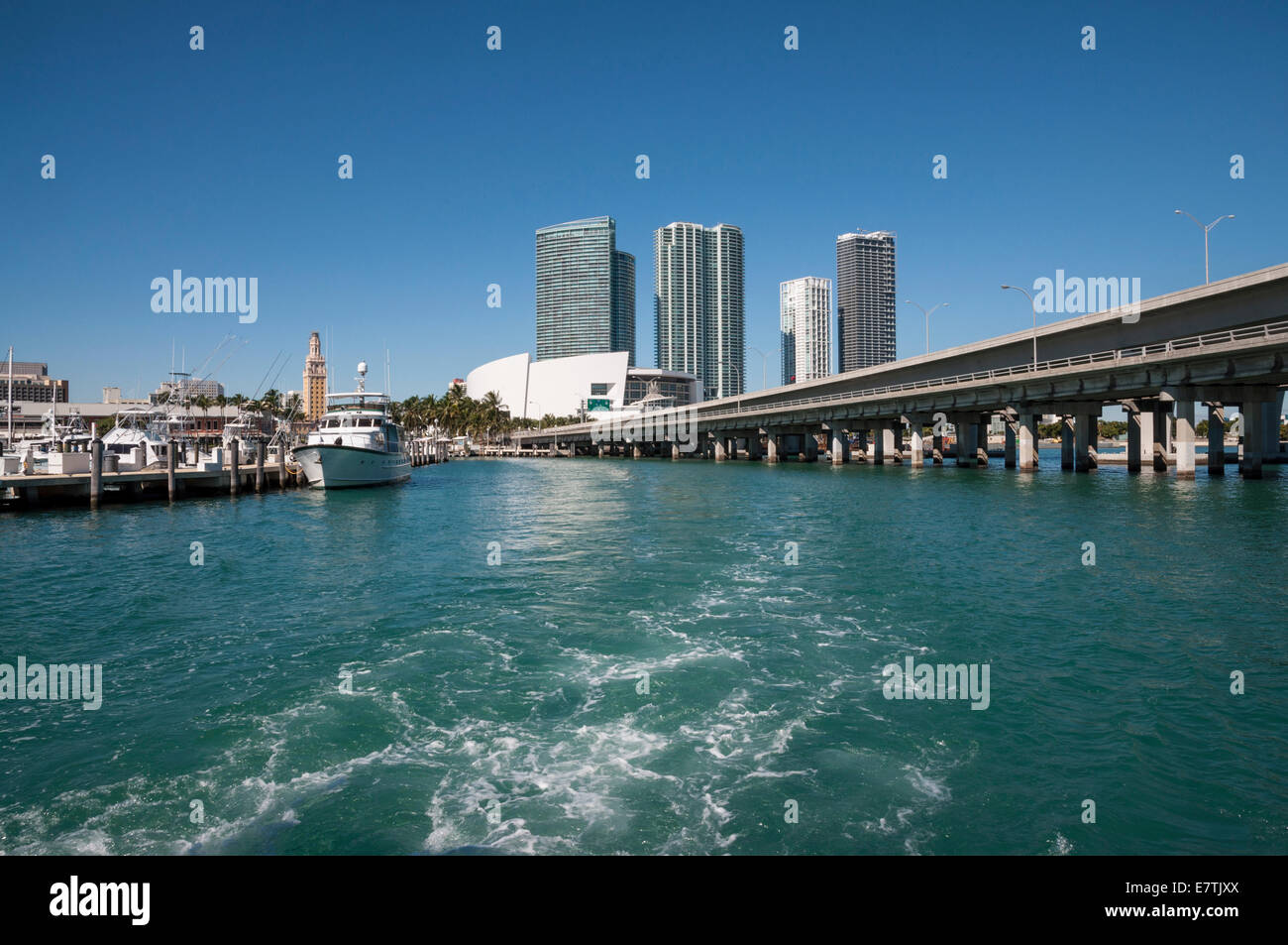 Miami Innenstadt Hochhäuser vom Boot aus zu sehen. Florida, USA Stockfoto