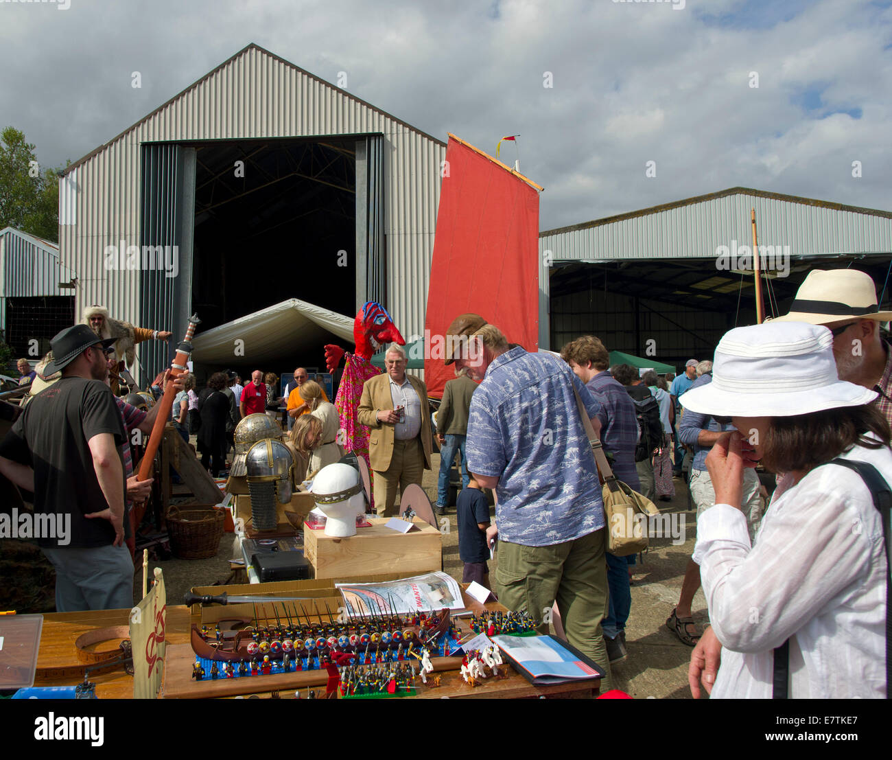 Woodbridge Maritime Festival Viking Stände und Besucher Stockfoto