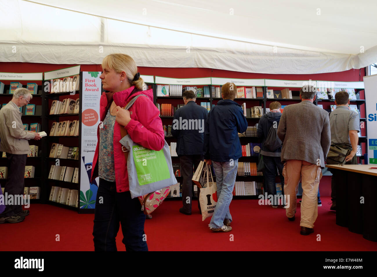 In einem Buch-Shop auf dem Edinburgh International Book Festival Stockfoto