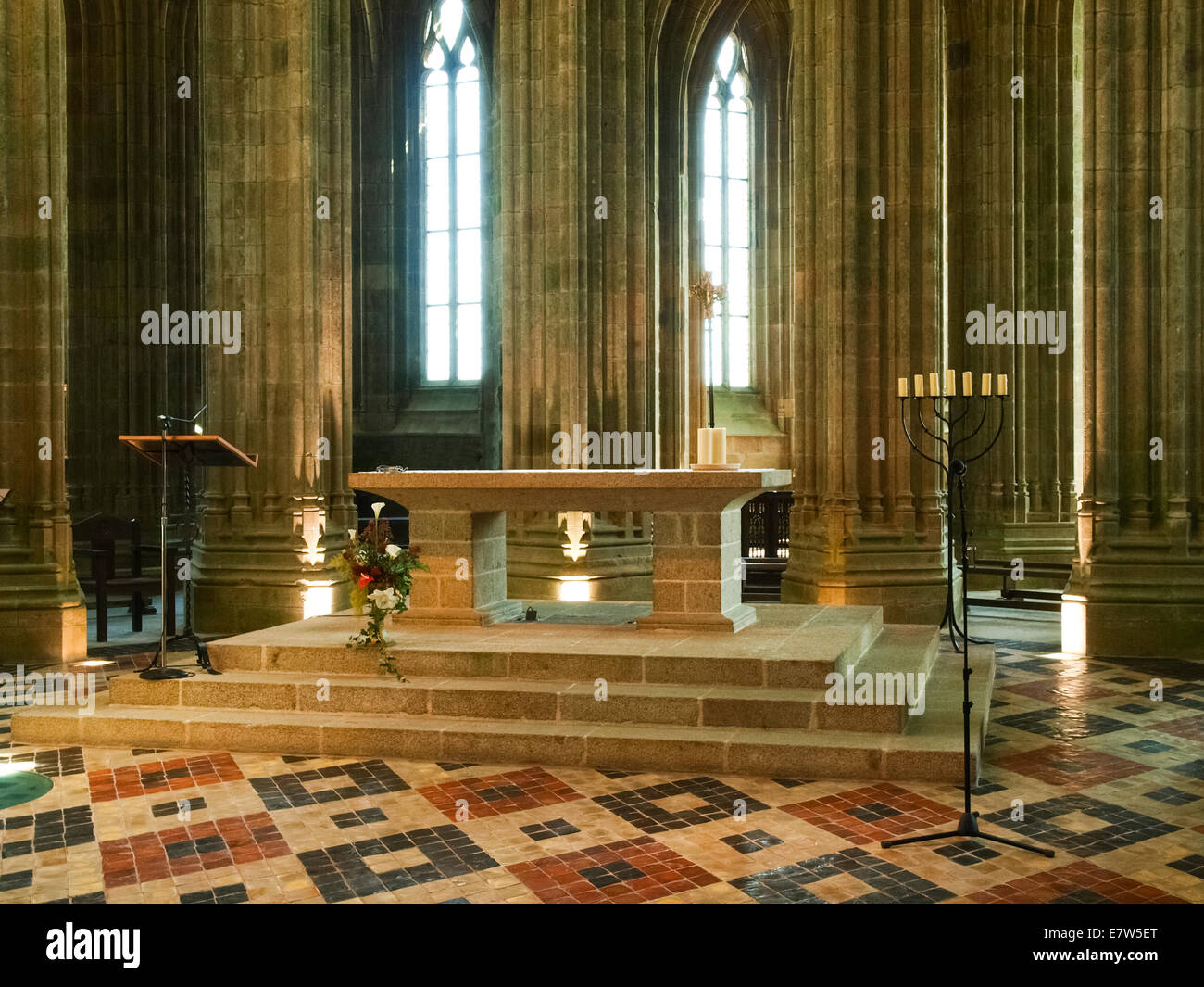 Mont St. Michel, Frankreich - 13. Juni 2014: Abtei von Mont St. Michel, Bilder mit verschiedenen inneren architektonischen Strukturen. Die si Stockfoto