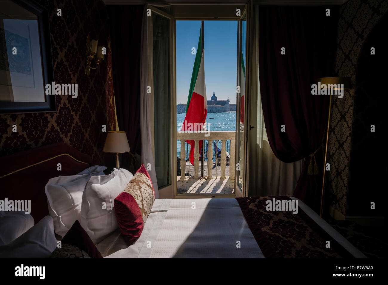 Zimmer mit Blick auf Venedig. Stockfoto