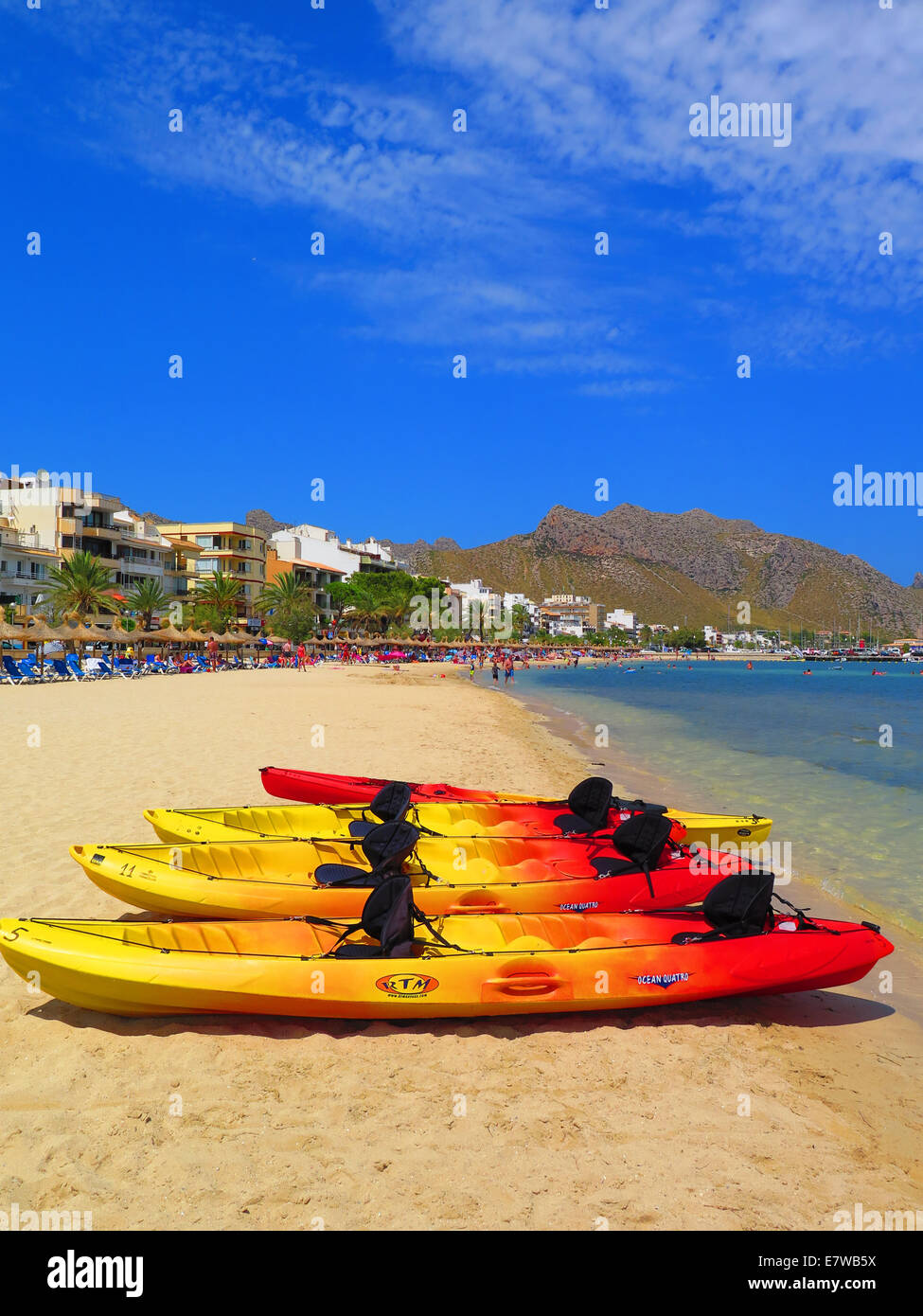 Der Strand von Puerto Pollenca Mallorca Stockfoto