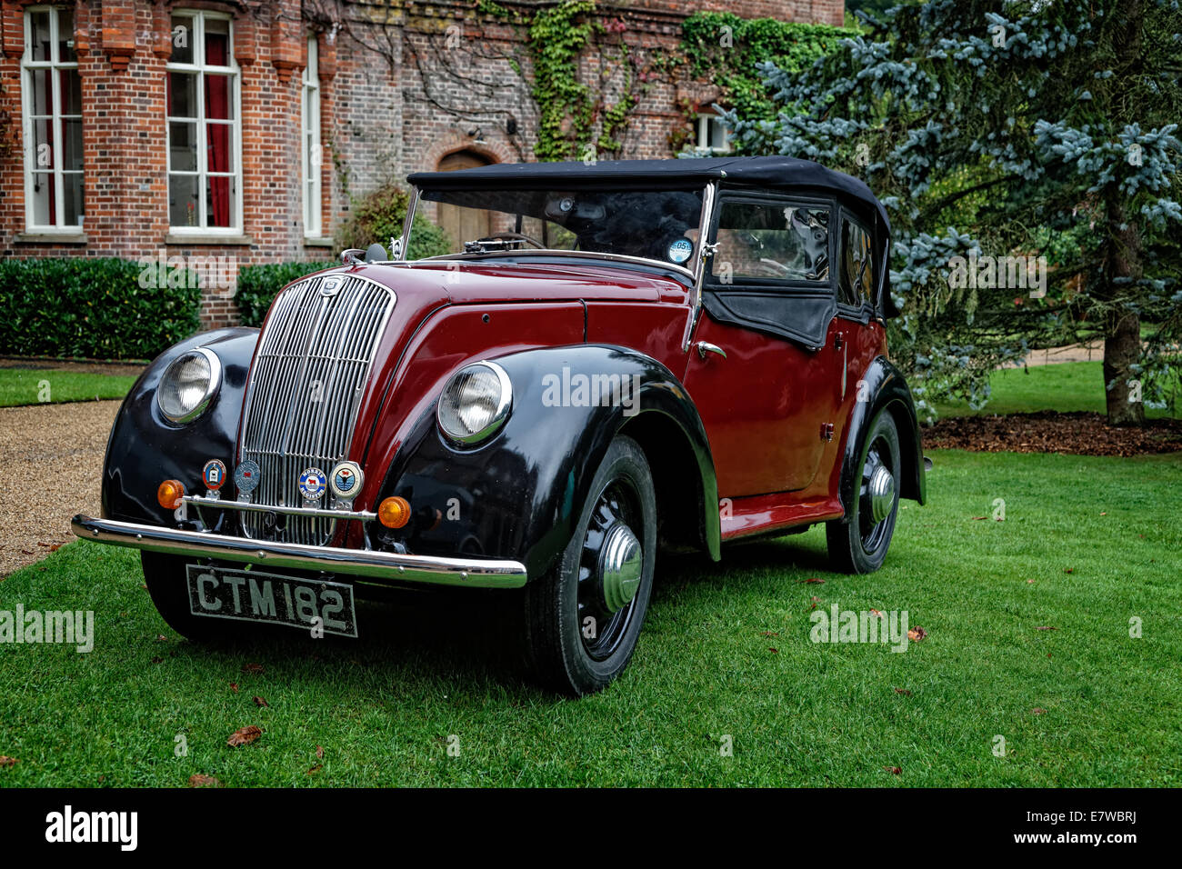 Serie E Morris acht 2-türiges Cabriolet Tourer 1939 im Besitz von Chris & Marion Andrew Stockfoto