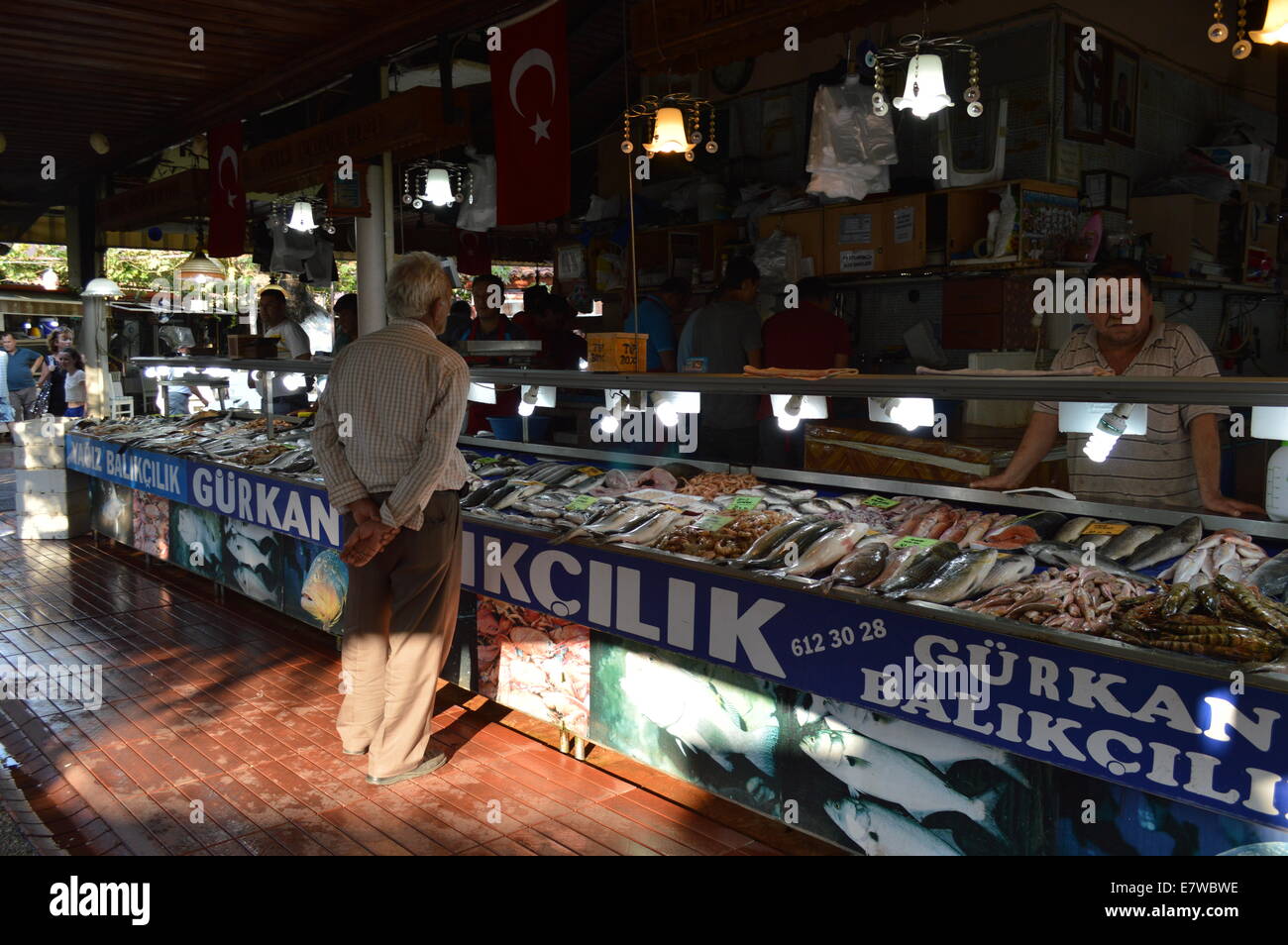 Türkische Fischgeschäft Stockfoto
