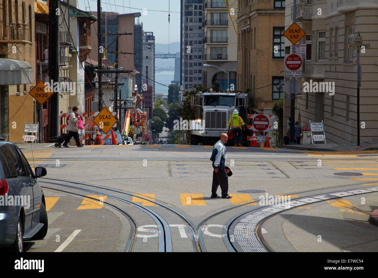Seilbahn Spuren an der Kreuzung der Washington Street und Powell Street, San Francisco, Kalifornien, USA Stockfoto