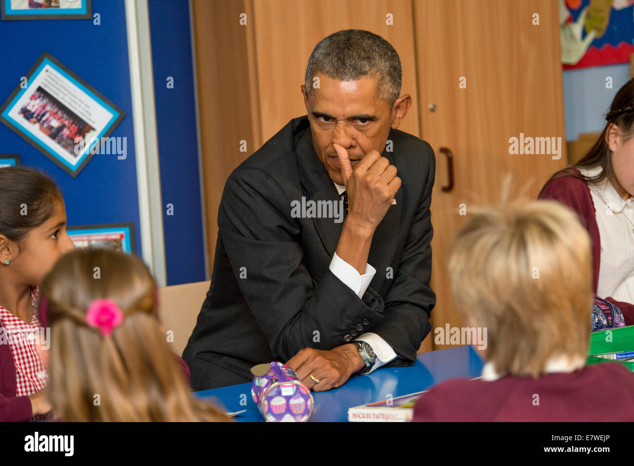 NATO-Gipfel in Wales mit Präsident Barack Obama ein Premierminister David Cameron Besuch einer Grundschule in Newport Stockfoto