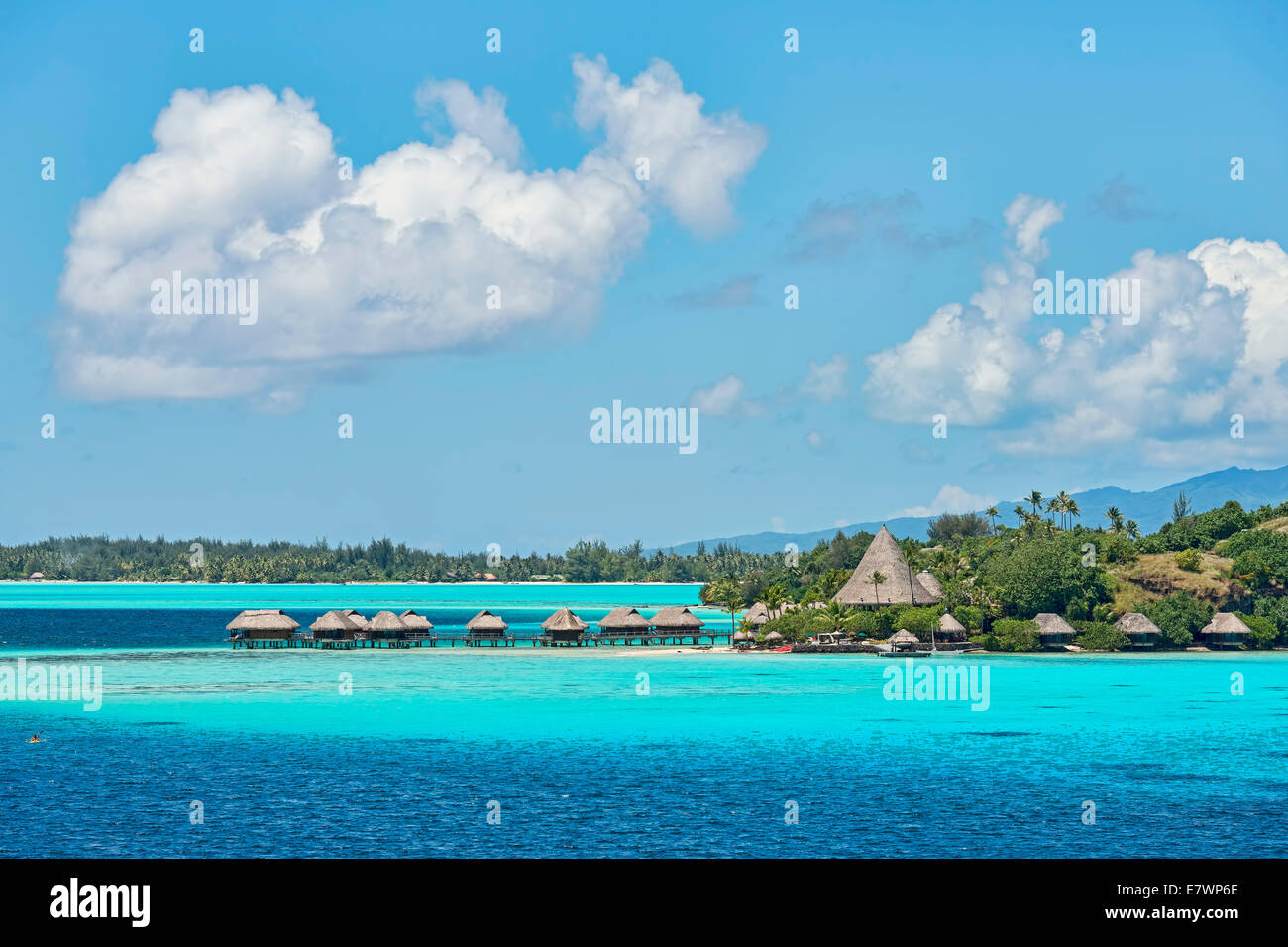 Overwater Bungalows, Bora Bora, Französisch-Polynesien Stockfoto