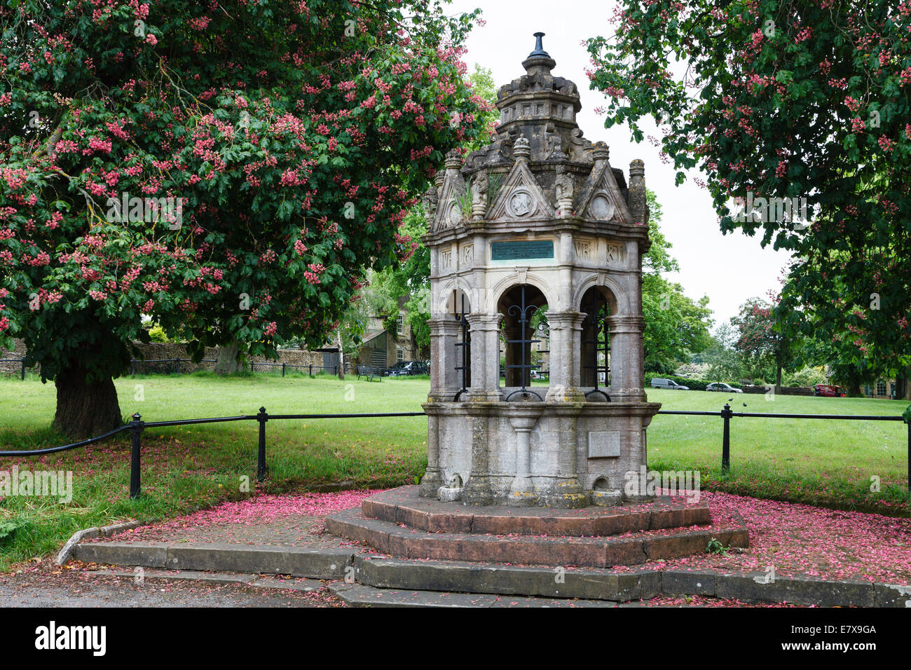 Die Victoria-Brunnen, Charlbury, Oxfordshire Stockfoto