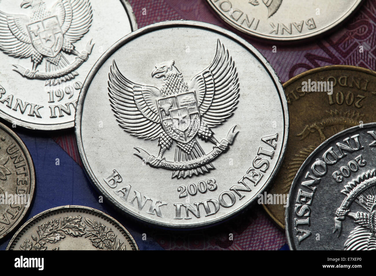 Munzen Von Indonesien Nationales Emblem Namens Garuda Pancasila Indonesiens Dargestellt In Indonesische Rupiah Munzen Stockfotografie Alamy