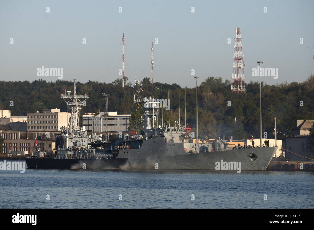 Gdynia, Polen 26. September 2014 polnischen Marineschiffe ORP Tadeusz Kosciuszko (im Bild) und ORP Kaszub verlässt Gdynia Marinestützpunkt zur Teilnahme an der größten in Polen internationale militärische Übung ANAKONDA-14. ANAKONDA-14 ist die größte polnische gemeinsame Übung im militärischen Kalender durchgeführt im Rahmen einer internationalen Partnerschaft geführt. Bildnachweis: Michal Fludra/Alamy Live-Nachrichten Stockfoto