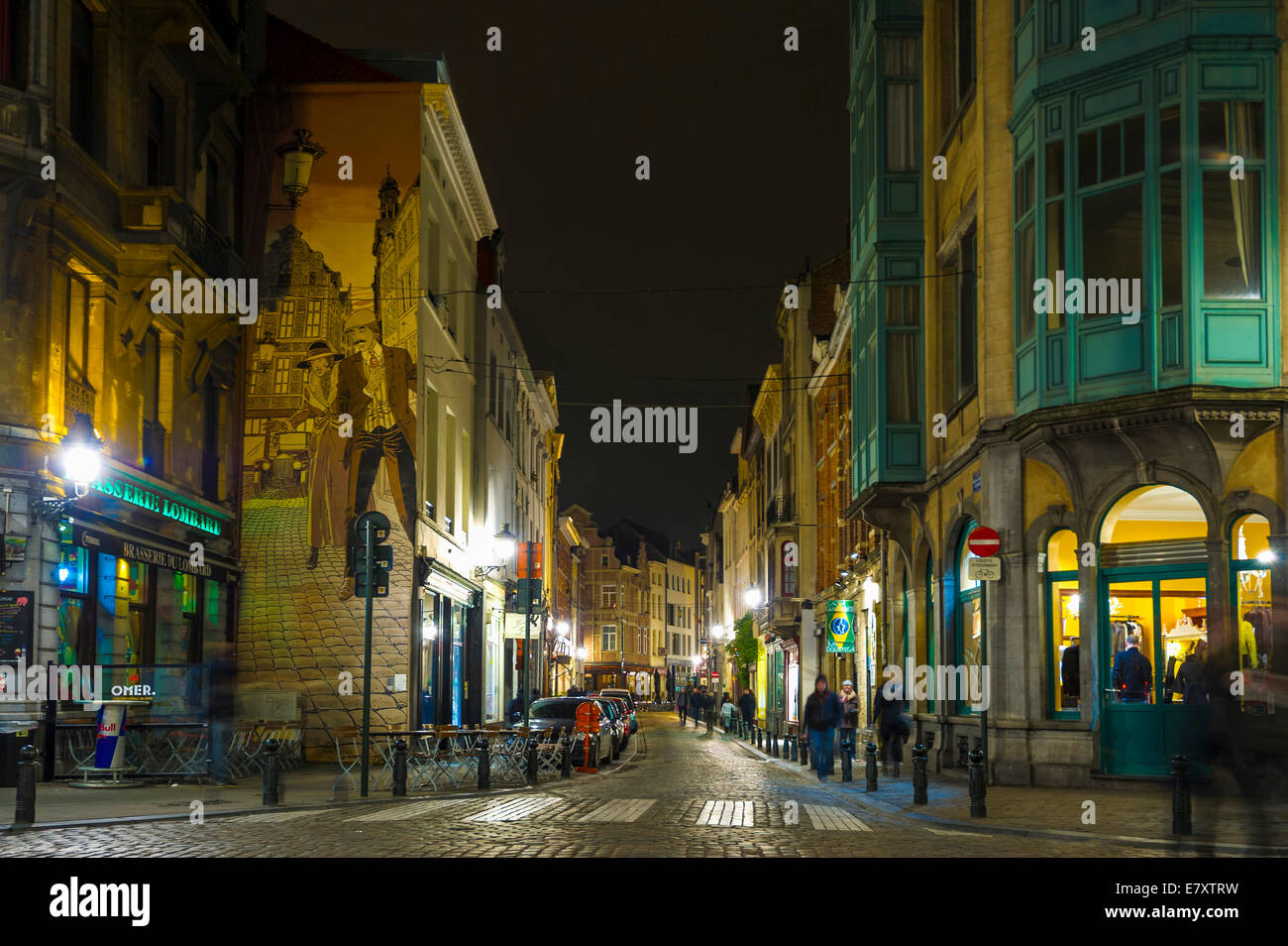 Straße in der Altstadt mit Restaurants und Bars, Nachtleben, Brüssel, Belgien Stockfoto
