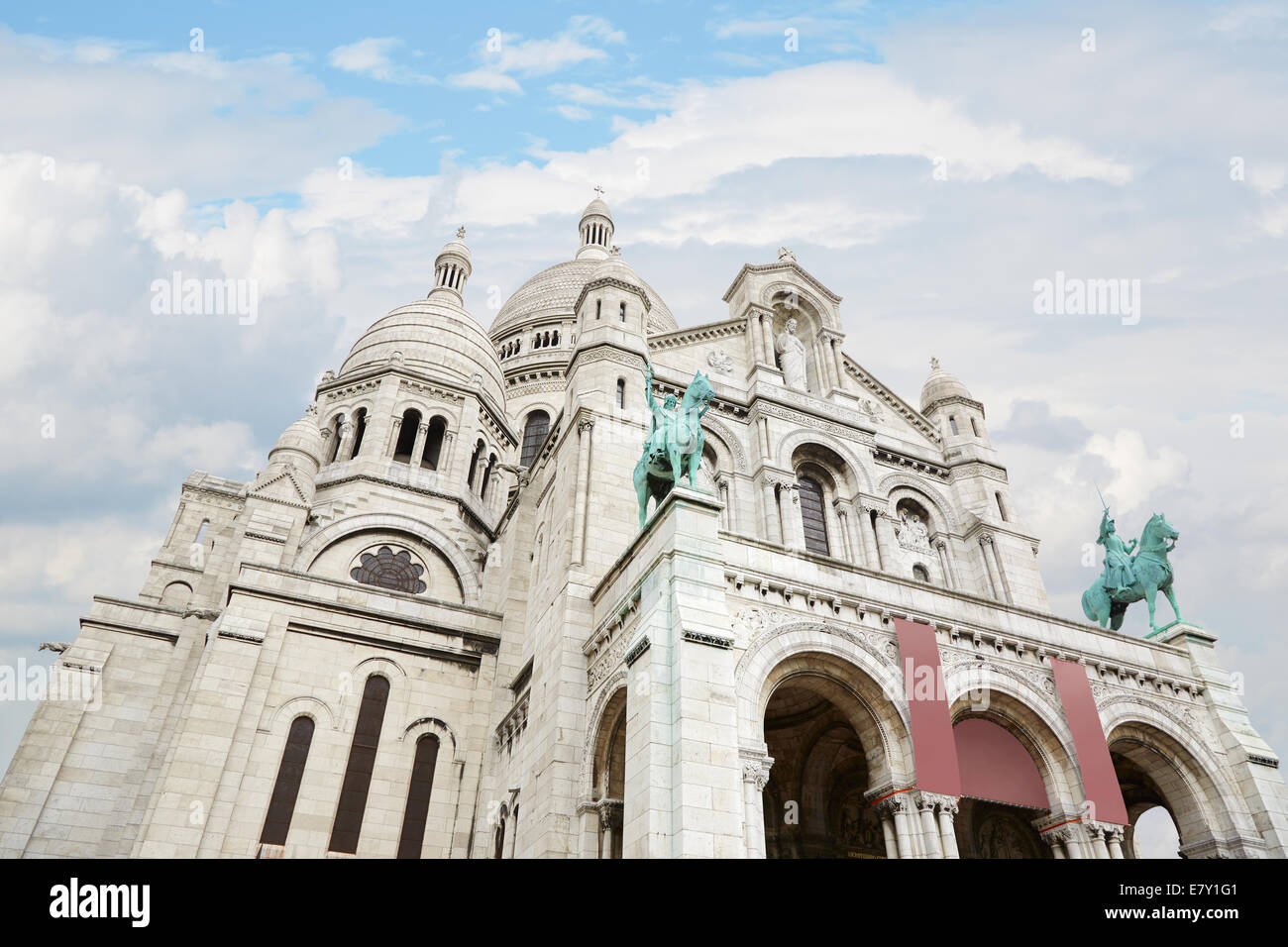 Basilika Sacre Coeur auf dem Montmartre in Paris, Frankreich Stockfoto