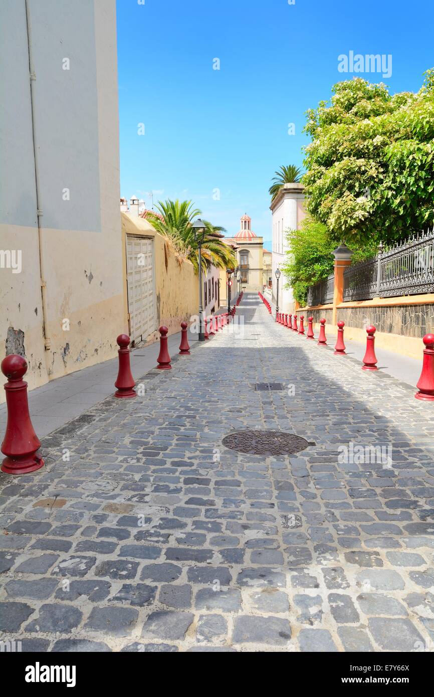 Gepflasterte Straße der Altstadt La Orotava auf Teneriffa, Spanien. Stockfoto