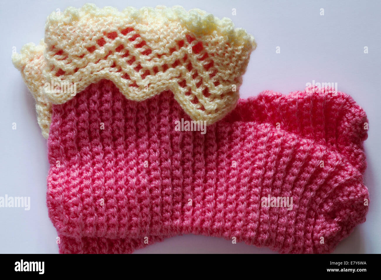 Gestrickte Pantoffel Stockfotos & Gestrickte Pantoffel Gestrickte Pantoffel Stockfotos & Gestrickte Pantoffel