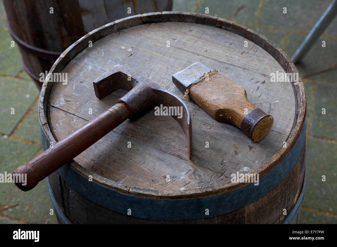 Traditionelle Werkzeuge der Faßbinder in Holland Stockfoto