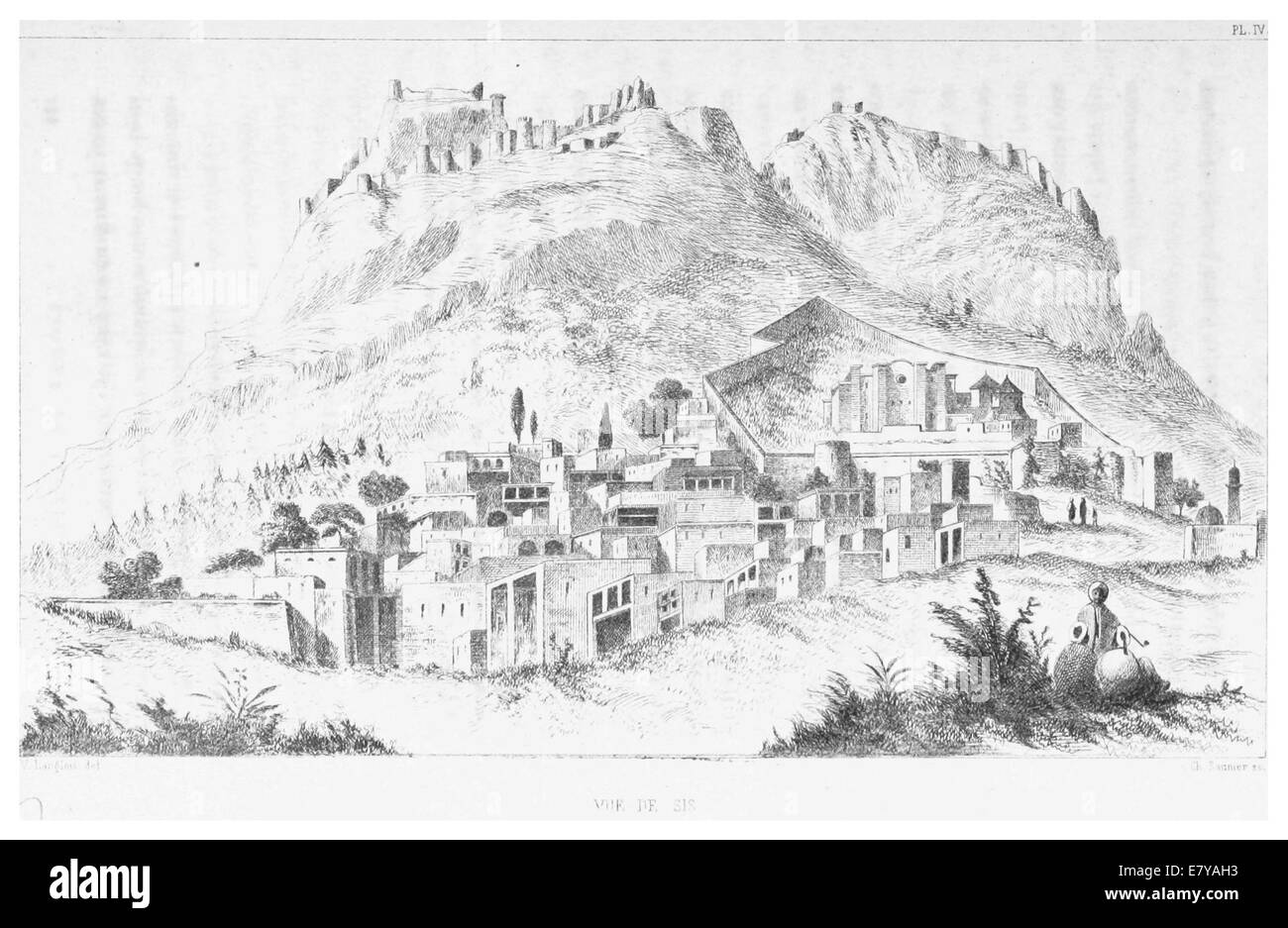 Diese Illustration von Langlois aus dem Jahr 1861 mit dem Titel „Vue de SIS“ zeigt eine Szene aus der antiken Stadt SIS, die die Architektur und das Gelände der Region während des 19. Jahrhunderts zeigt. Stockfoto